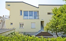 Apartments Neno